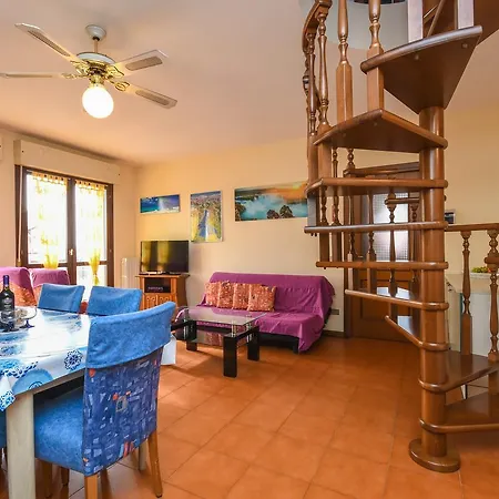 Violet Sky Apartment *
