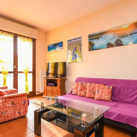 Apartment Violet Sky